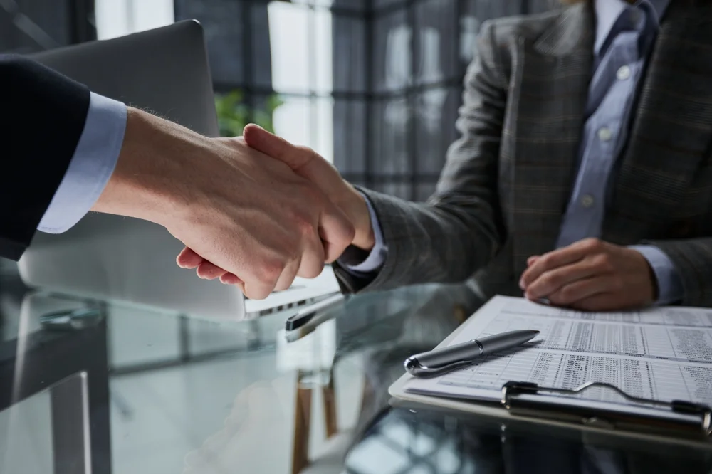 How-to-choose-an-eor-in-Vietnam