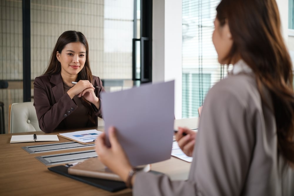 EOR onboarding timelines in Vietnam: Vietnamese national vs foreign employee requiring work permit