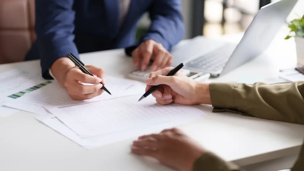 How-long-term-incentive-plan-align-employee-and-company-interests-over-time