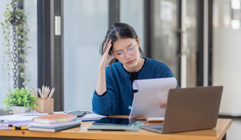 Common-mistakes-make-while-managing-contractors