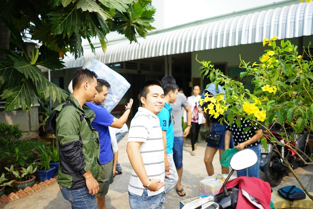 Helping out the elderly in Vinh Son image 2