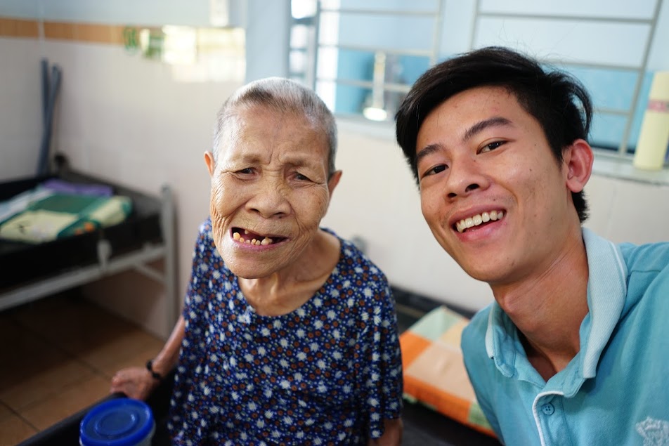 Helping out the elderly in Vinh Son image 9