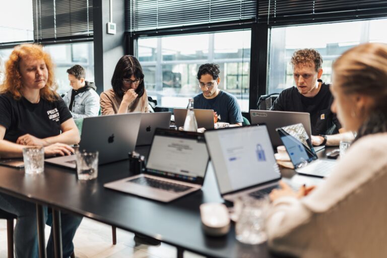 Team solve problems | Sunbytes Software Development Service