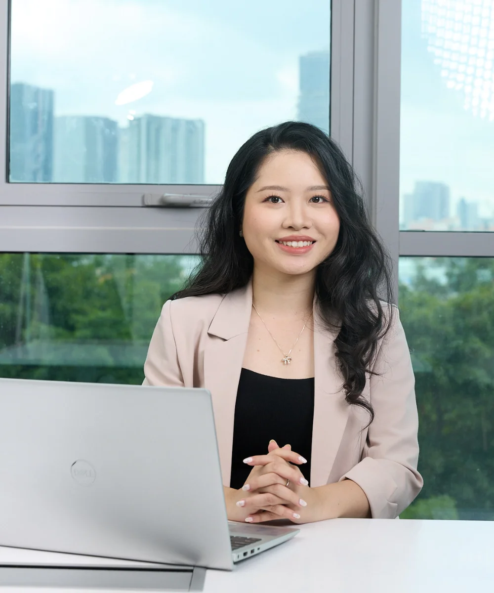 Client support female | Publishing